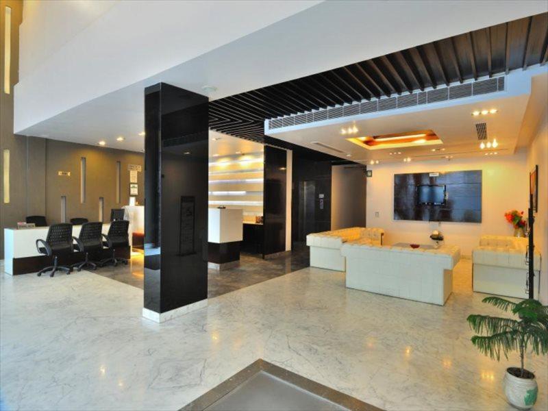 Hotel Elegance Нью-Дели Экстерьер фото