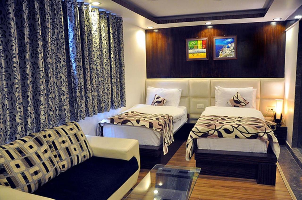 Hotel Elegance Нью-Дели Экстерьер фото