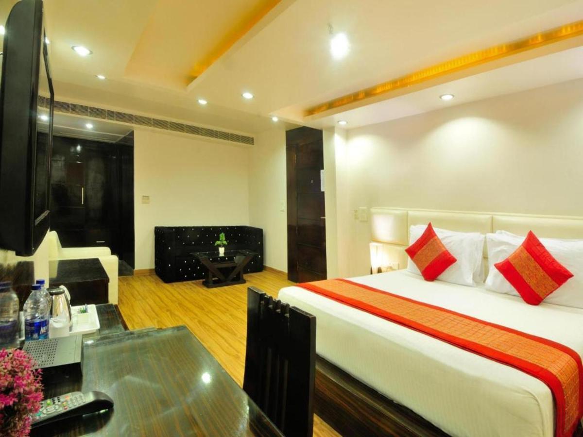Hotel Elegance Нью-Дели Экстерьер фото