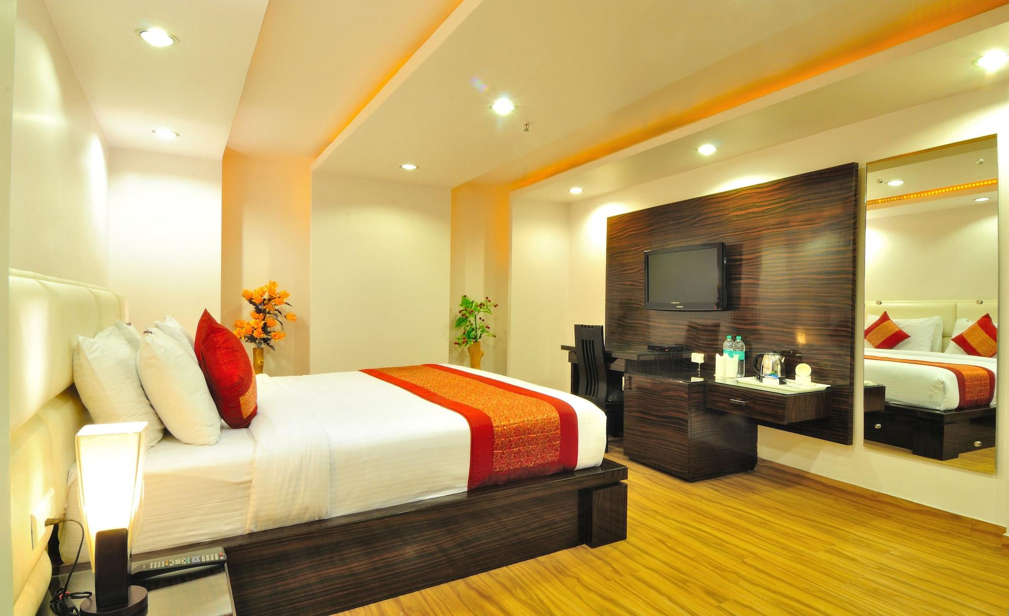 Hotel Elegance Нью-Дели Экстерьер фото