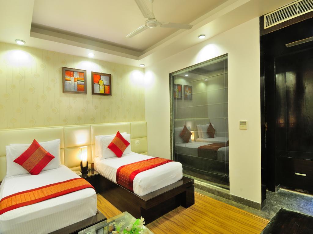 Hotel Elegance Нью-Дели Экстерьер фото