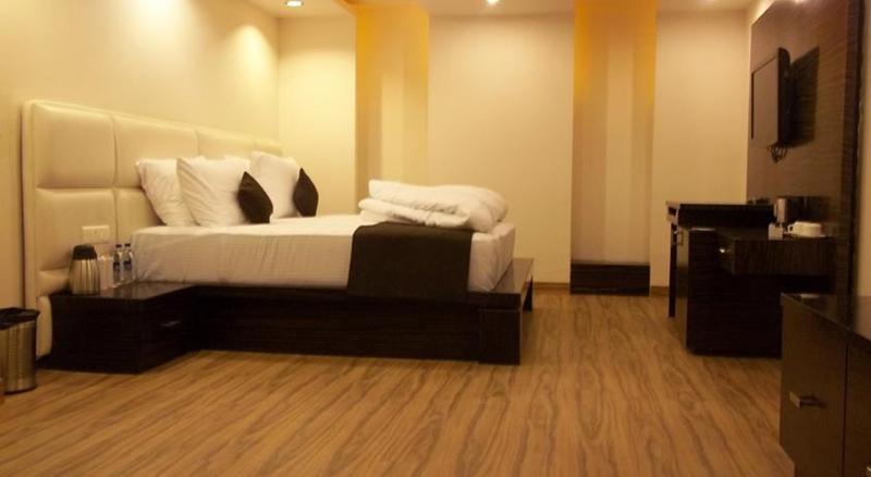 Hotel Elegance Нью-Дели Экстерьер фото