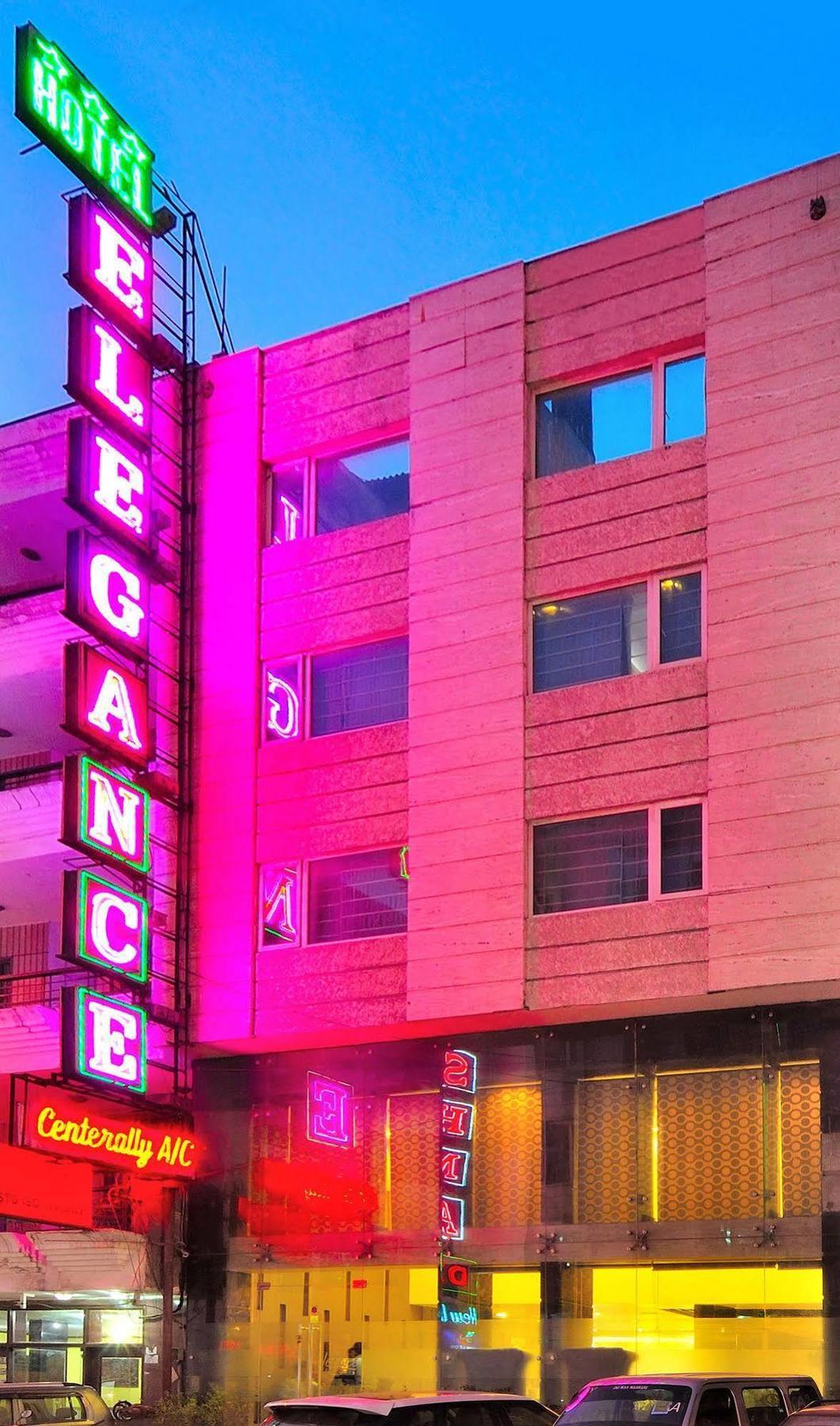 Hotel Elegance Нью-Дели Экстерьер фото